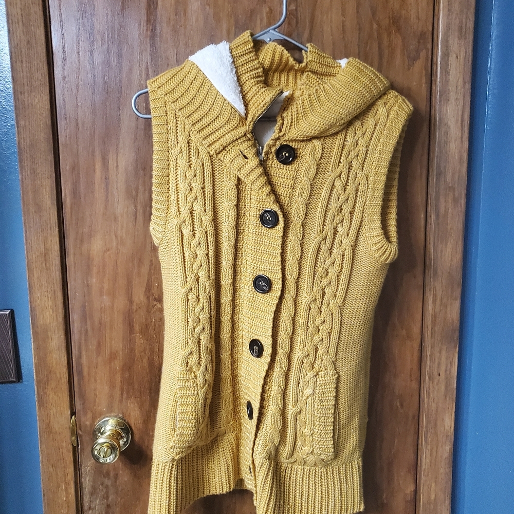 Yellow Sweater vest with hood